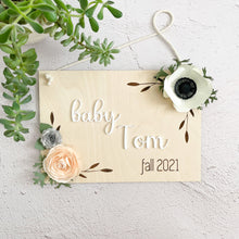 Load image into Gallery viewer, Personalized Wood Sign with Paper Flowers
